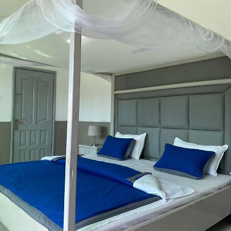 Fajara Pelican Residence מראה חיצוני תמונה