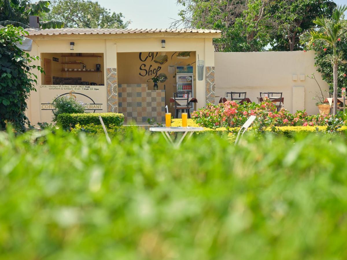 Fajara Pelican Residence מראה חיצוני תמונה