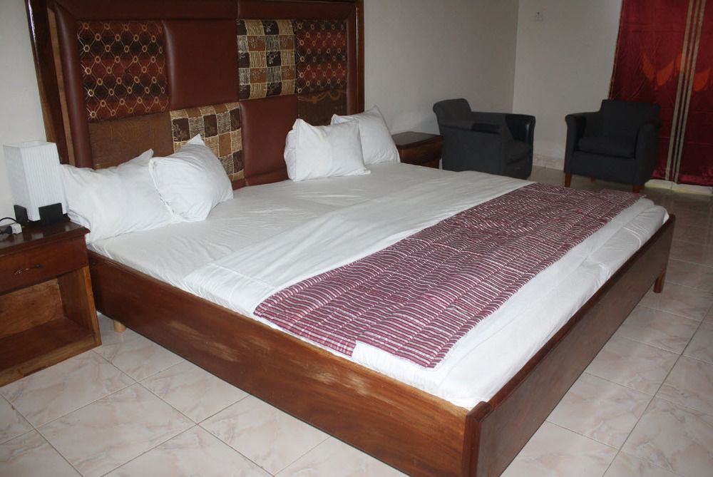Fajara Pelican Residence מראה חיצוני תמונה