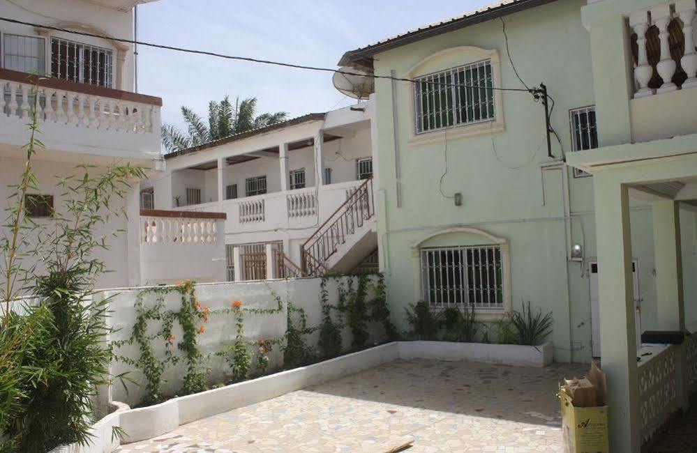 Fajara Pelican Residence מראה חיצוני תמונה